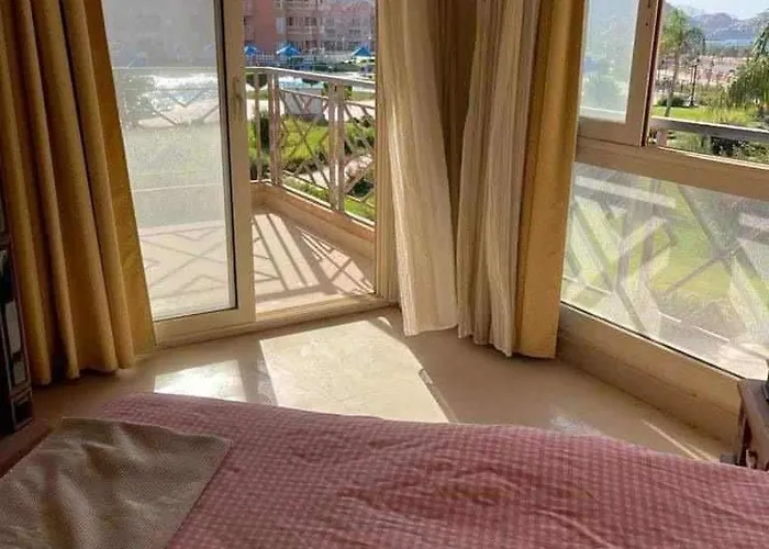 Apartment Waterfront العين السخنة للعائلات *